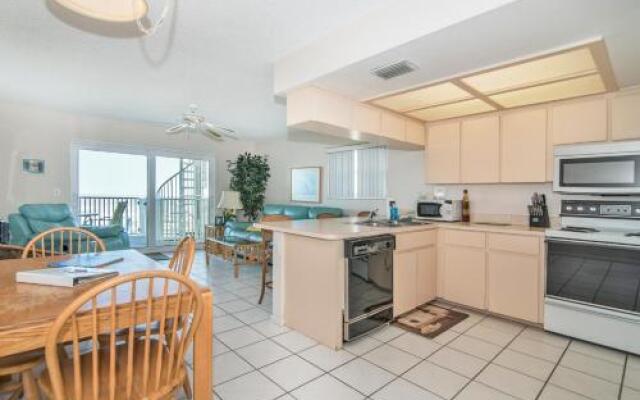 Joyce's Beachfront Suite 3
