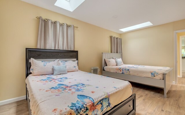 Holiday Home Near Lake and Pool