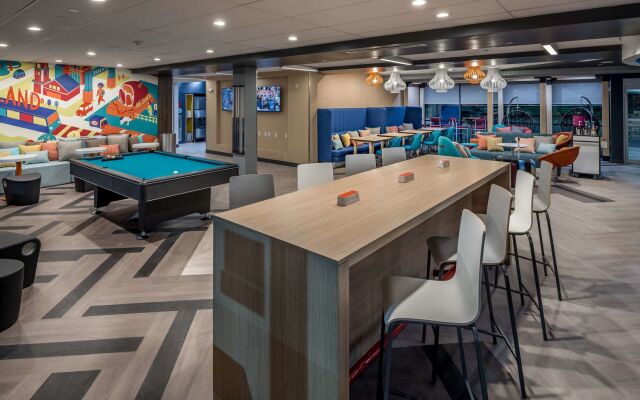 Tru by Hilton Garland Richardson