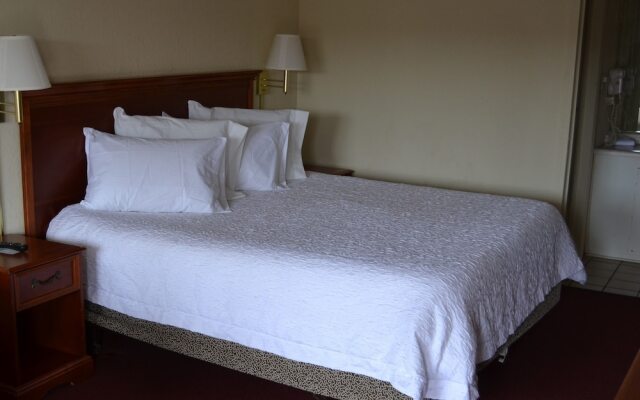 Knights Inn Toledo West