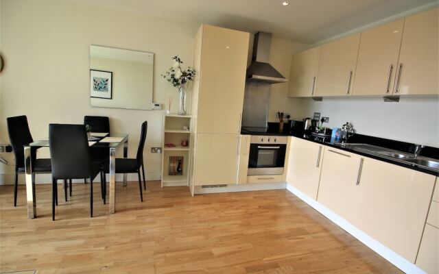 Extravagant Court Apartment