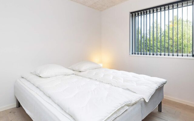 9 Person Holiday Home in Vaeggerlose