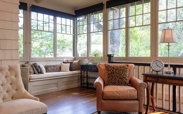 Stonehurst Place Bed & Breakfast