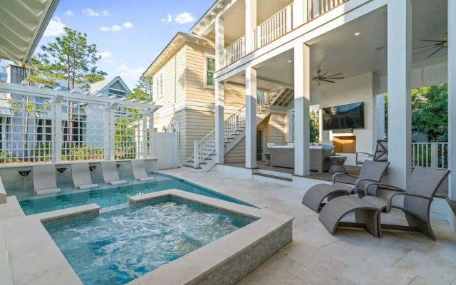 'rees On Wiregrass' Private Pool, Golf Cart, Carriage House Lake District, Watercolor, Fl 5 Bedroom Home by RedAwning