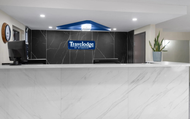 Travelodge by Wyndham Fargo West Acres