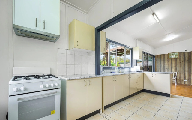 Metawise/parramatta Cozy Room With Furniture Wifi
