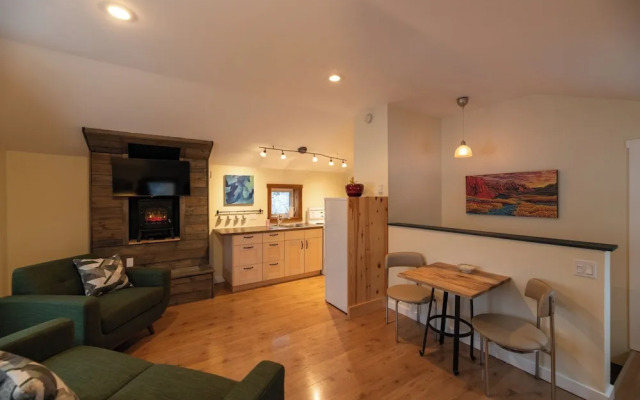 Downtown Whitehorse - Treehouse