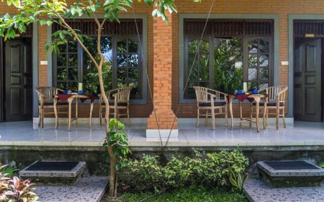 Adi Santia Bungalows