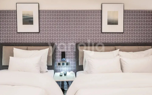 Brown-Dot Hotel