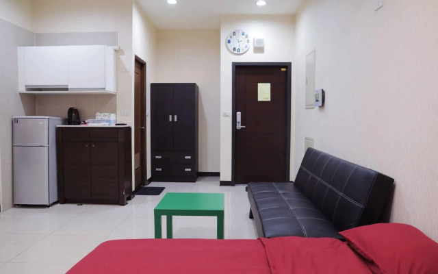 Q Square Apartment D