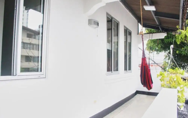 Edens Garden Hostal - Hostel