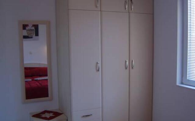Kire Apartments