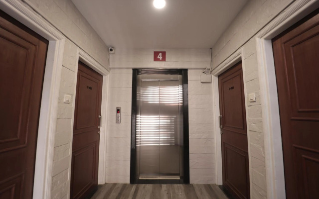 The Byke Studio Pure Veg Apartment, Thane