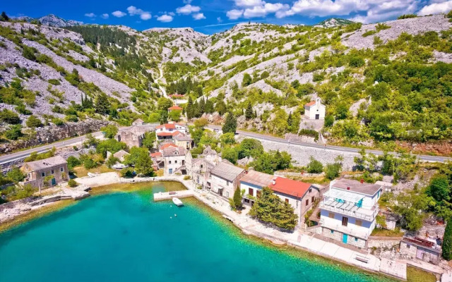 Villa Seafront Escape