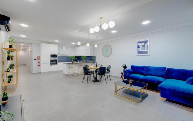 Art Deco Luxury Apartment Central Location