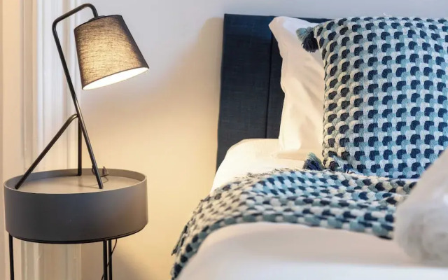 The Annick Suite No.1