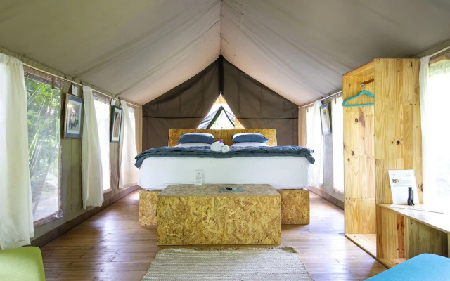 Libelula Lounge & Lodgings