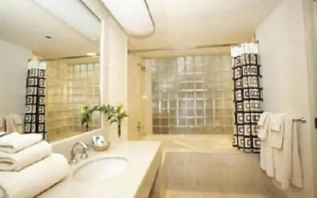 Atheneum Suite Hotel