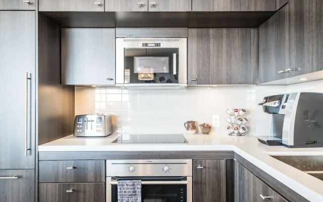 QuickStay - Premium 2bdrm in Yorkville (Yonge & Bloor)