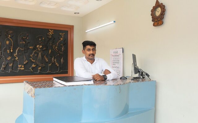 Spot On 45302 Kaveri Tourist Home