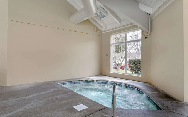 LeConte Hotel & Convention Center, Ascend Hotel Collection