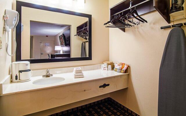 Red Roof Inn & Suites Greenwood, SC