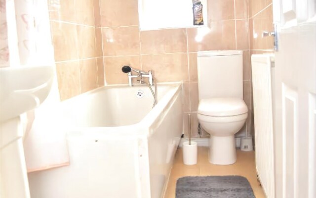 Execellent Home To Stay In Moston M40