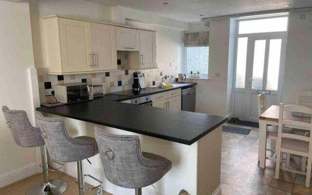 Ulverston South Lakes Spacious 3 Bed G/F Apartment