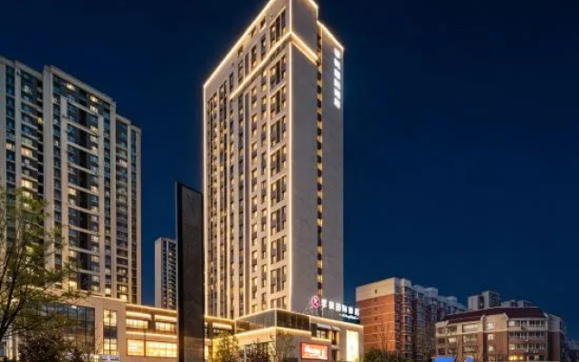Jifeng International Hotel (Urumqi Youhao Road Business District Branch) – Outside – Urumqi