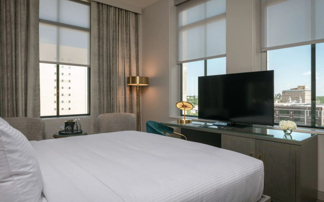Tulsa Club Hotel, Curio Collection by Hilton