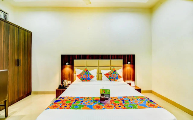 Fabhotel Solitaire Inn