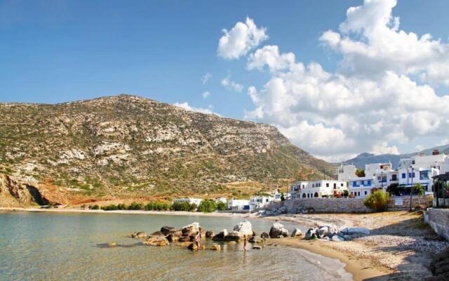Beachfront studio apartment with incredible views
