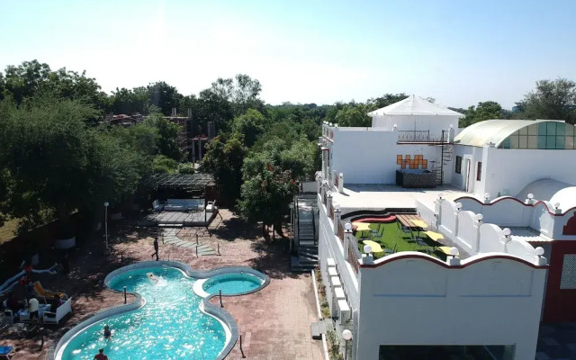 Casa Blanca Resort