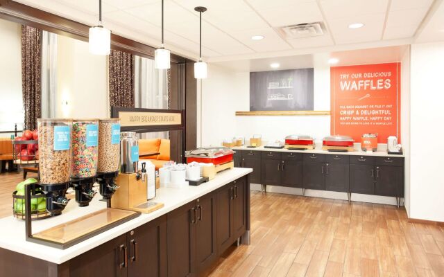 Hampton Inn & Suites Niles/Warren