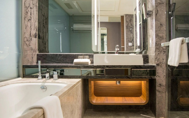Royal Plaza Hotel