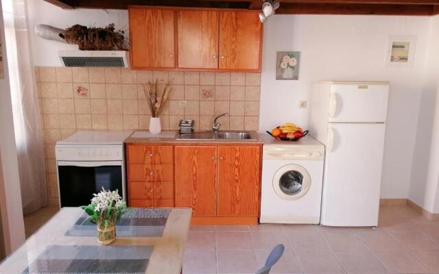 Theos Apartments