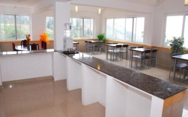 Vihal Estancia Holiday Inn