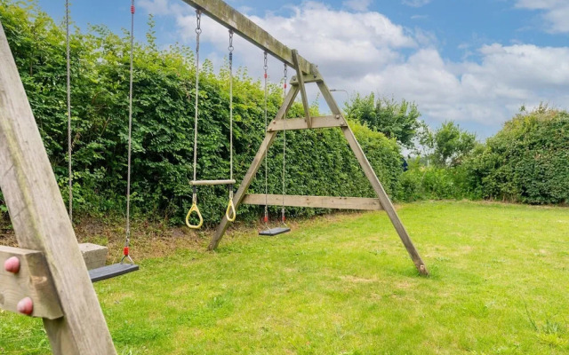Fairytale Holiday Home With a Lovely Playing Field