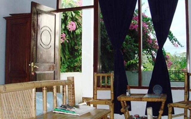 Bahowo Lodge