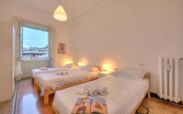 Flat 4 bedrooms 2 bathrooms - Genoa