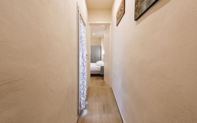 Mercato Contemporary Apartment by Mmega