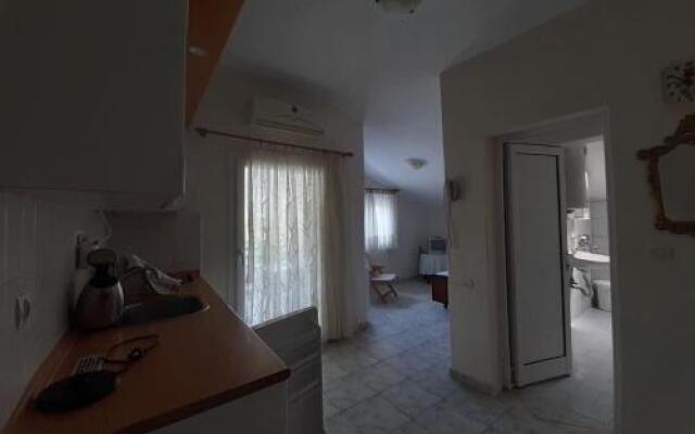 Aktaion Hotel