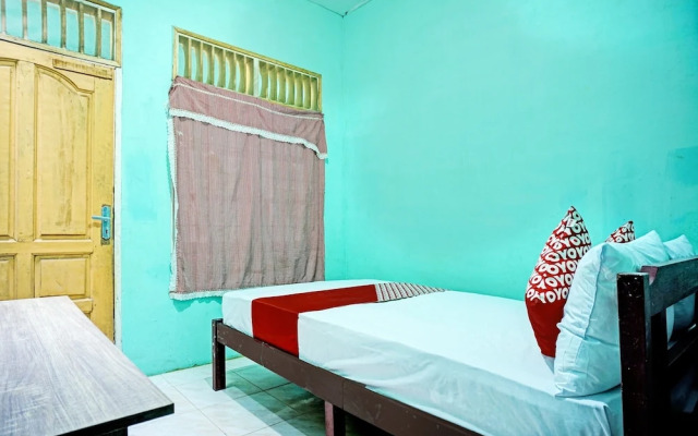 OYO 93298 Barito House