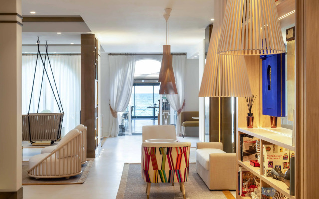 Eight Hotel Paraggi