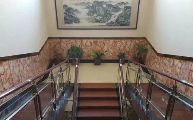 Chengcheng Tingzhu Business Hotel