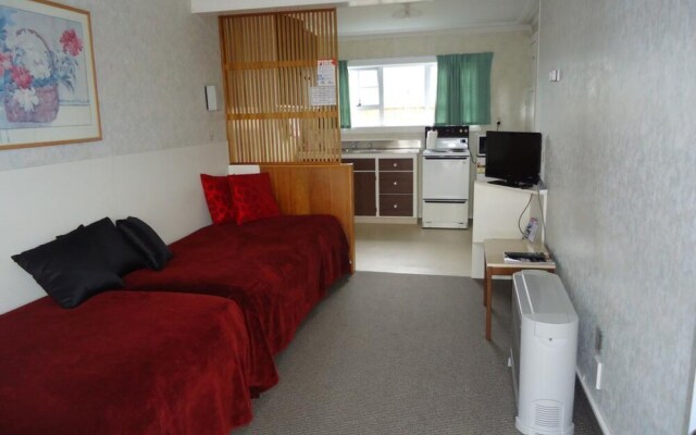 Beach lodge motel