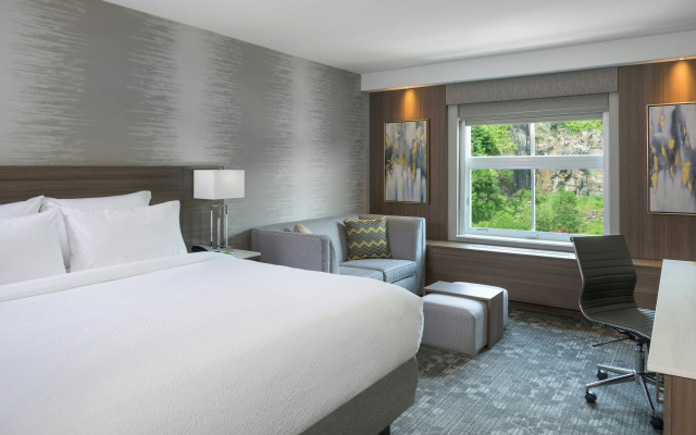 Courtyard by Marriott Edgewater NYC Area