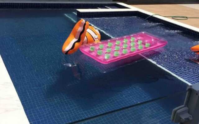 Casa com piscina em Caraguatatuba