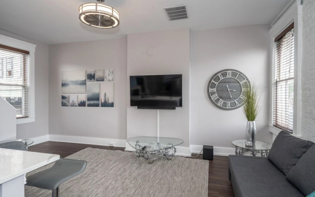 Heart of Mainstrasse Apt 4