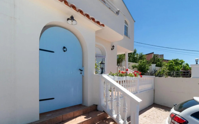 Beautiful Apartment in Dramalj With Wifi and 2 Bedrooms